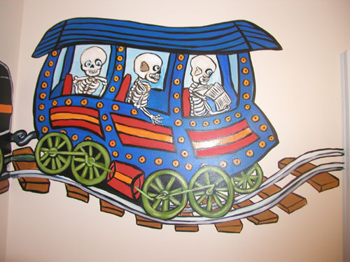 AvynsRoomSkeletonsAndTrains_20060830I