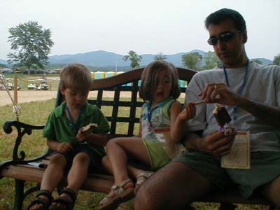 33_AvynSydneyRajEatingIceCreamCampJeep2003