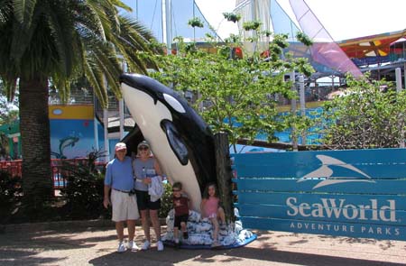 Florida2004_CL_JerryJoanSydneyAvynAtSeaworld