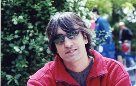 RajCloseupWithSunglassesAtSetonPicnic1June2003