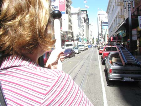 SanFrancisco200409_03_JenOnCableCar