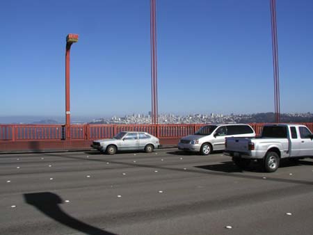 SanFrancisco200409_15_CarsOnBridge