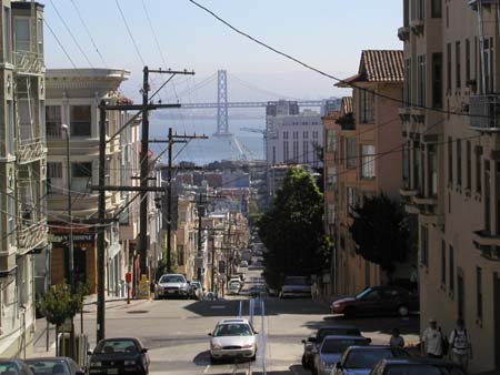 SanFrancisco200409_31_LookingDownStreetToBridge