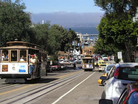 SanFrancisco200409_36_CableCars